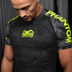 Rashguard EVO Neon 17 Rashguard EVO Neon -Boxing Bargain Shop Phantom Athletics Rashguard Neon Ultimative Fitness Challenge