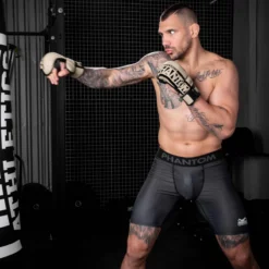 Fightshorts VECTOR Apex - Schwarz -Boxing Bargain Shop Phantom Athletics Apex Black Fightshorts Muay Thai MMA Bekleidung