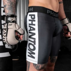 Fightshorts VECTOR Apex - Schwarz -Boxing Bargain Shop Phantom Athletics Fightshorts Vector Apex Black MMA Training